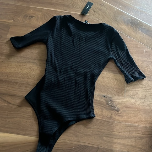 NWT Lulus bodysuit half sleeve black size medium 🖤 - Picture 4 of 4